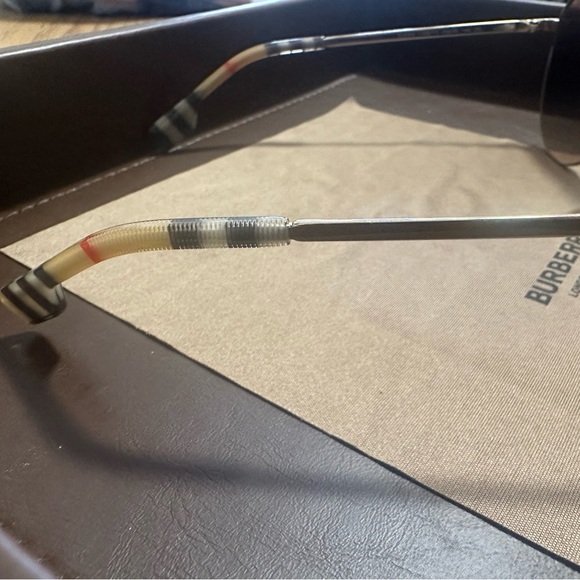 Burberry Sunglasses Fall 2022 Collection - Brown/Tan/Plaid - Picture 5 of 7